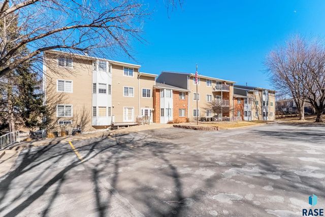 1104 W 57th St Street 106A, Sioux Falls, SD 57108