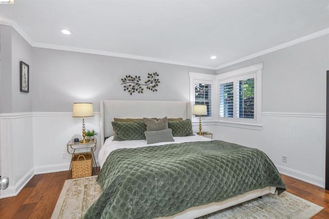 215 Charter Oak Circle, Walnut Creek, CA 94597