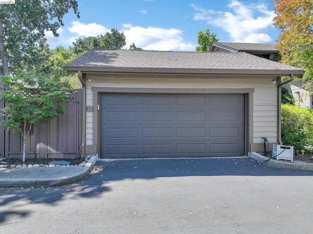 215 Charter Oak Circle, Walnut Creek, CA 94597