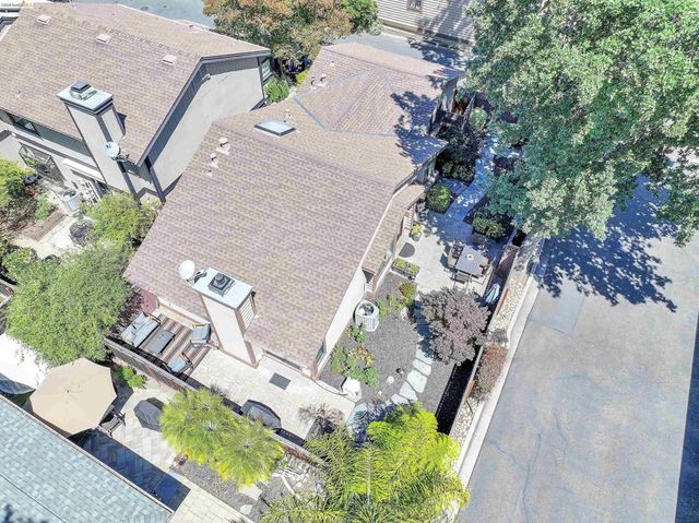 215 Charter Oak Circle, Walnut Creek, CA 94597