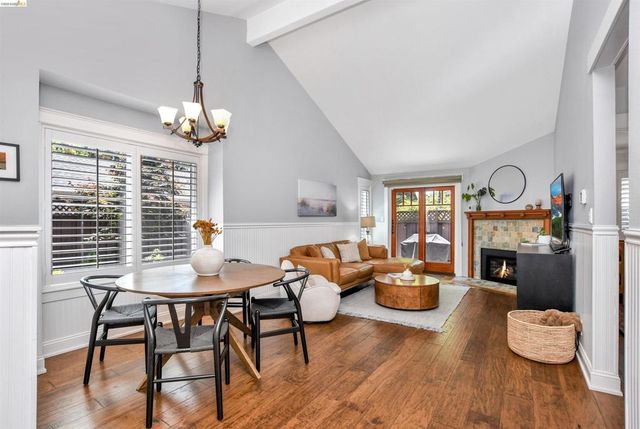 215 Charter Oak Circle, Walnut Creek, CA 94597