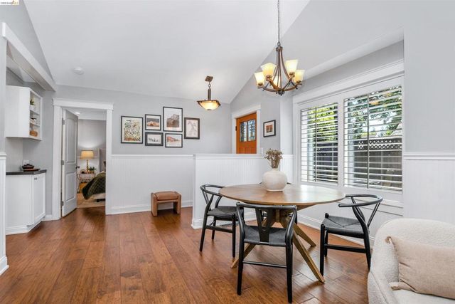 215 Charter Oak Circle, Walnut Creek, CA 94597