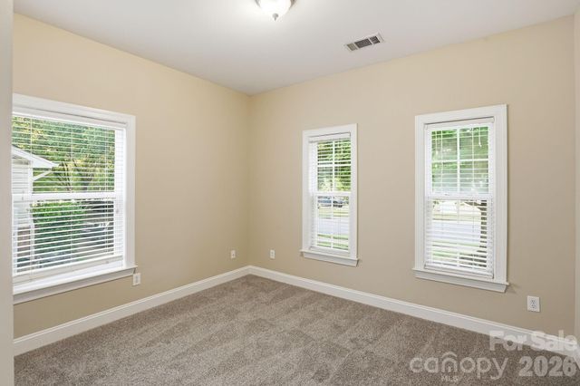9527 Seamill Road, Charlotte, NC 28278
