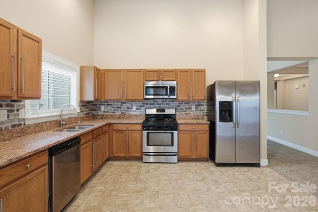 9527 Seamill Road, Charlotte, NC 28278
