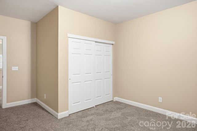 9527 Seamill Road, Charlotte, NC 28278