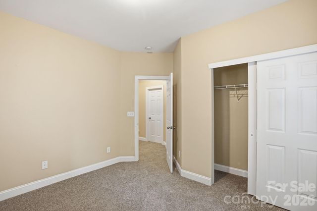 9527 Seamill Road, Charlotte, NC 28278