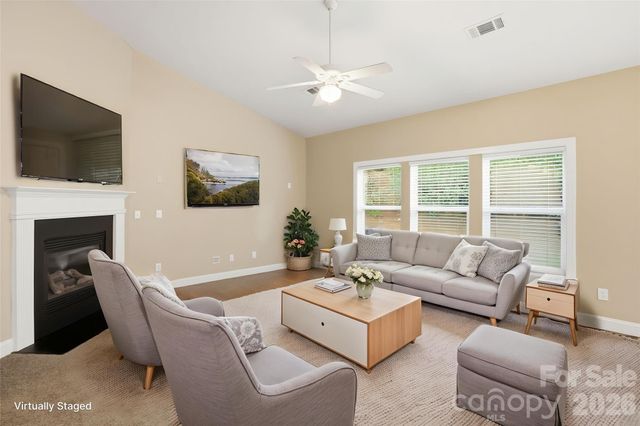 9527 Seamill Road, Charlotte, NC 28278