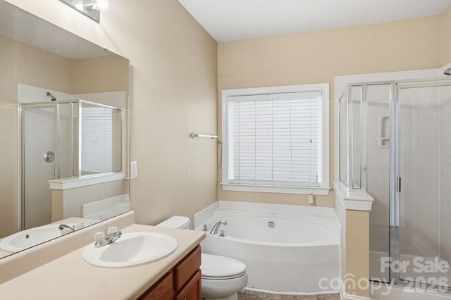 9527 Seamill Road, Charlotte, NC 28278