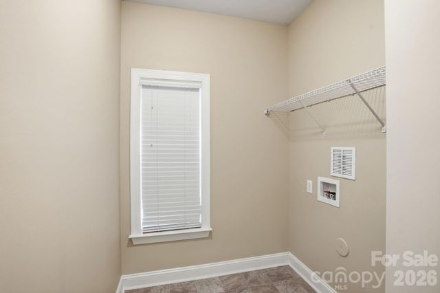9527 Seamill Road, Charlotte, NC 28278