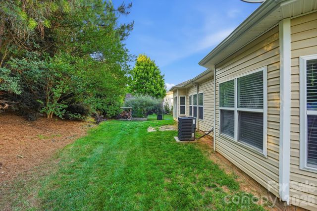 9527 Seamill Road, Charlotte, NC 28278