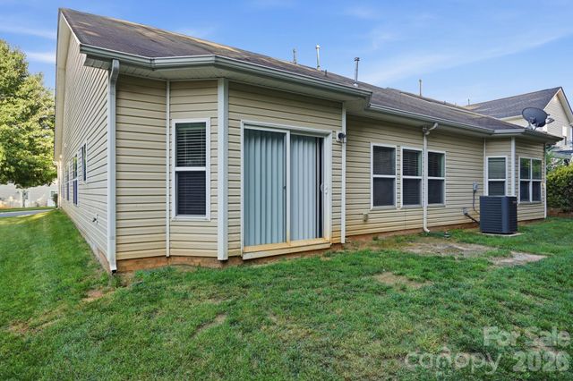 9527 Seamill Road, Charlotte, NC 28278