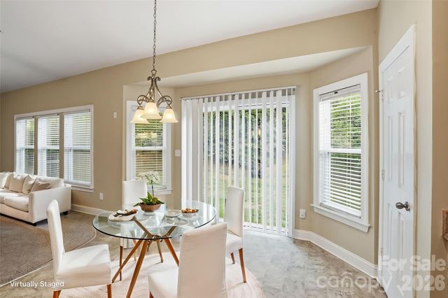 9527 Seamill Road, Charlotte, NC 28278