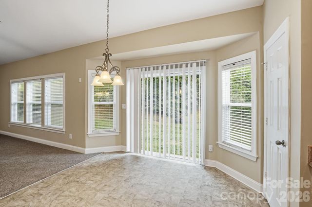 9527 Seamill Road, Charlotte, NC 28278