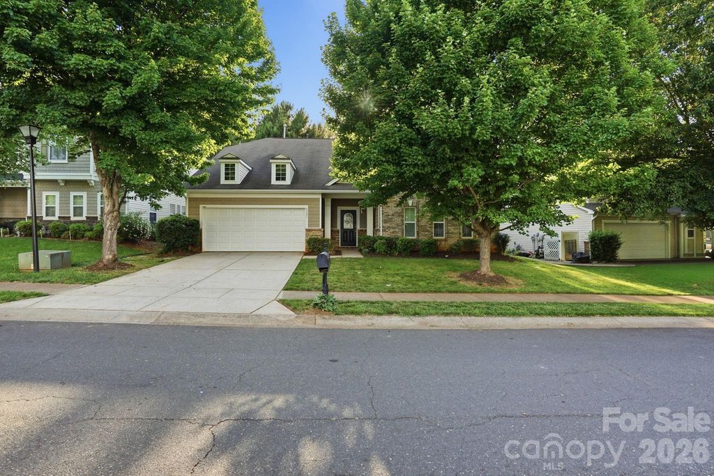 9527 Seamill Road, Charlotte, NC 28278