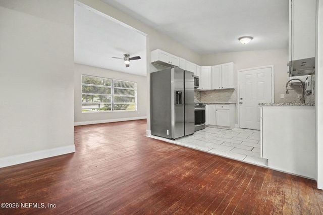 7832 DELAROCHE Court, Jacksonville, FL 32210