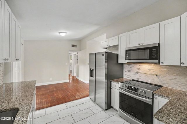 7832 DELAROCHE Court, Jacksonville, FL 32210