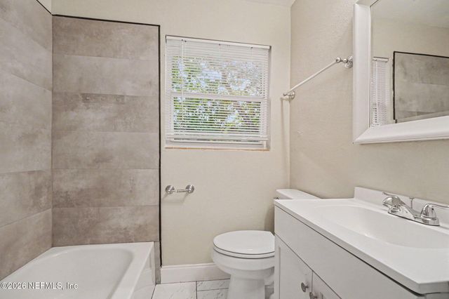 7832 DELAROCHE Court, Jacksonville, FL 32210