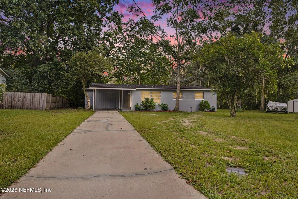 7832 DELAROCHE Court, Jacksonville, FL 32210