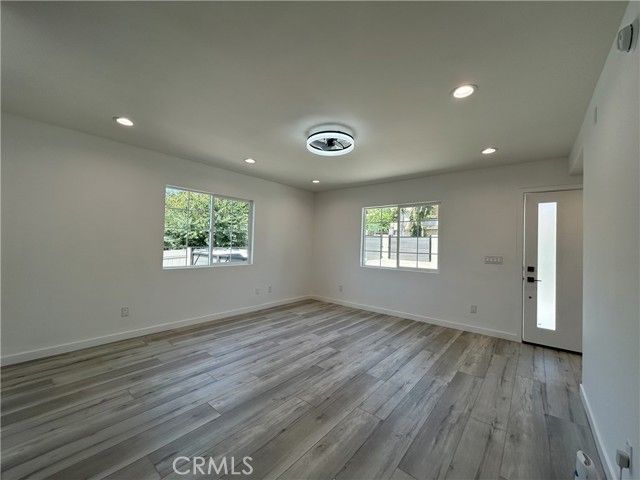 10363 Commerce Avenue, Tujunga (los Angeles), CA 91042