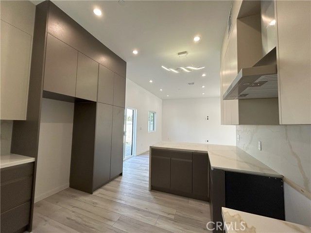 10363 Commerce Avenue, Tujunga (los Angeles), CA 91042