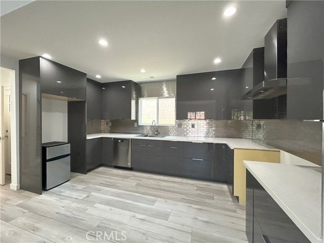 10363 Commerce Avenue, Tujunga (los Angeles), CA 91042