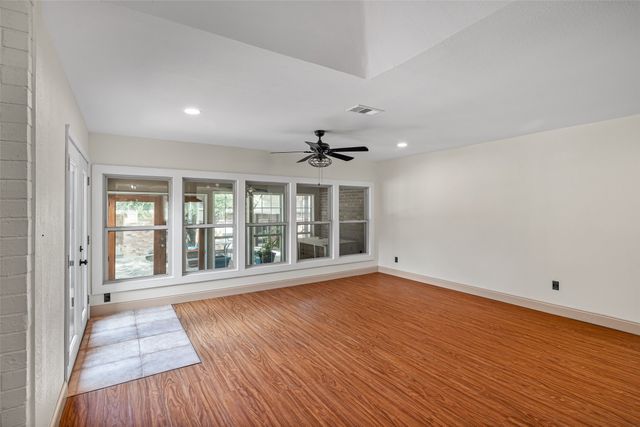102 Juniper Court, Hudson Oaks, TX 76087