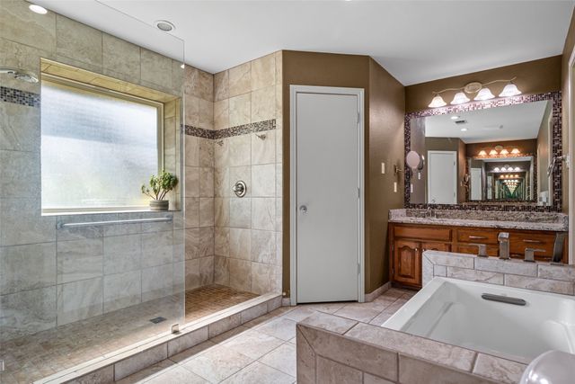 102 Juniper Court, Hudson Oaks, TX 76087