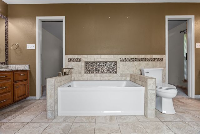 102 Juniper Court, Hudson Oaks, TX 76087