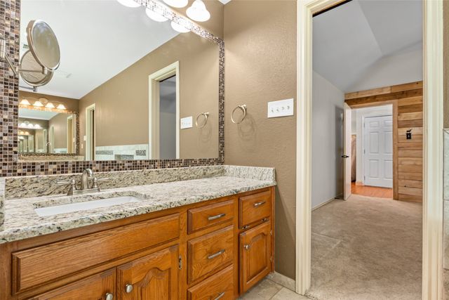 102 Juniper Court, Hudson Oaks, TX 76087