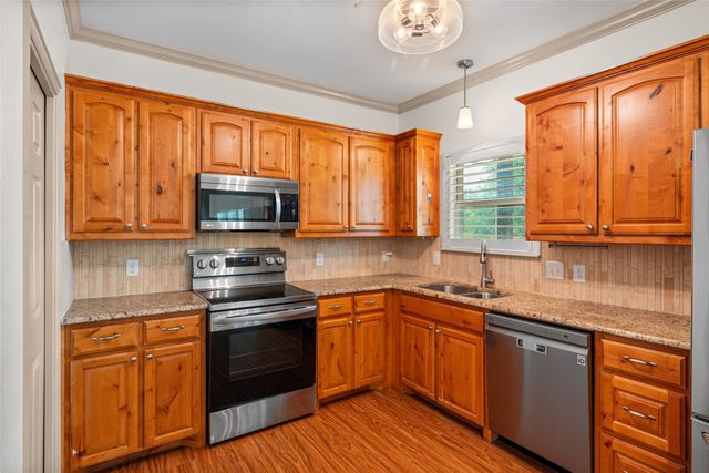 102 Juniper Court, Hudson Oaks, TX 76087
