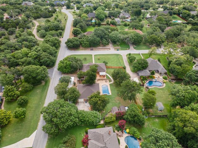 102 Juniper Court, Hudson Oaks, TX 76087