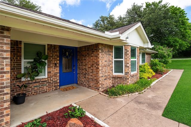102 Juniper Court, Hudson Oaks, TX 76087