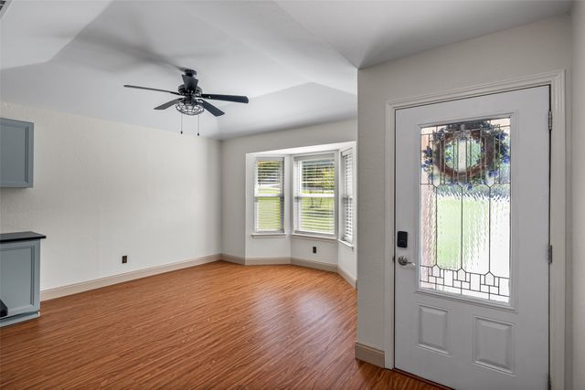 102 Juniper Court, Hudson Oaks, TX 76087