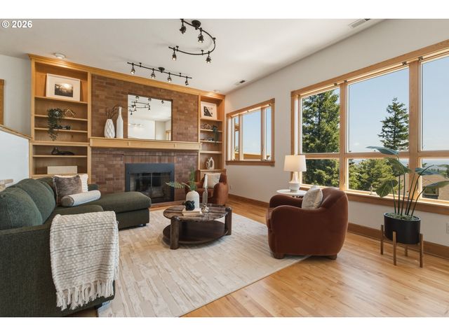 8 GARIBALDI St, Lake Oswego, OR 97035