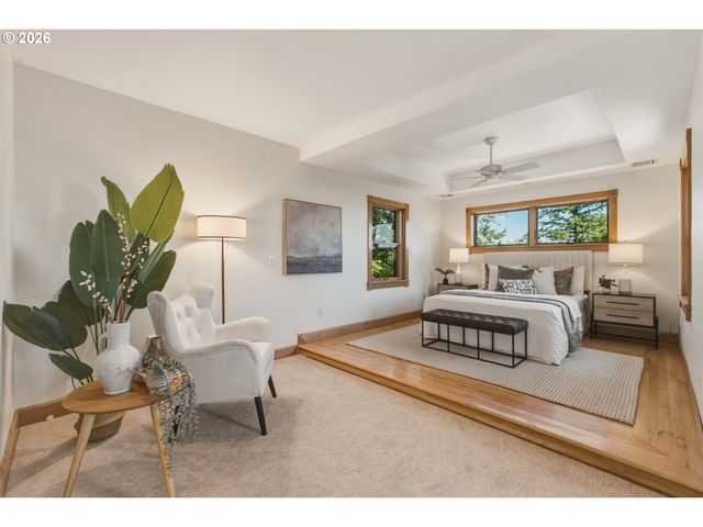 8 GARIBALDI St, Lake Oswego, OR 97035