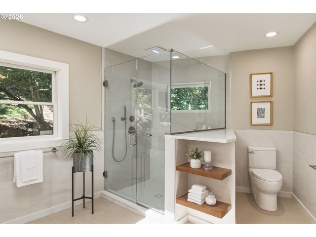 8 GARIBALDI St, Lake Oswego, OR 97035