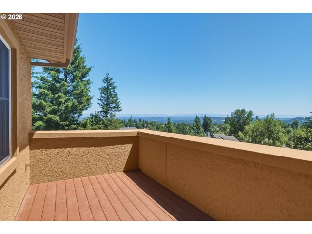 8 GARIBALDI St, Lake Oswego, OR 97035