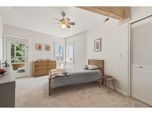 8 GARIBALDI St, Lake Oswego, OR 97035