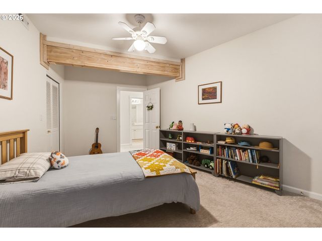 8 GARIBALDI St, Lake Oswego, OR 97035