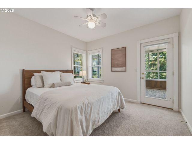 8 GARIBALDI St, Lake Oswego, OR 97035