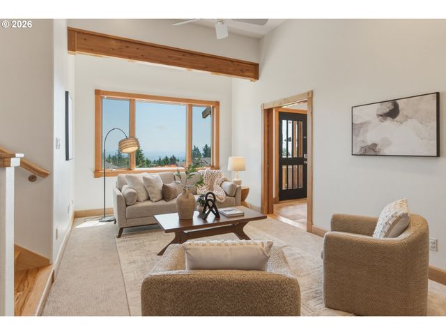 8 GARIBALDI St, Lake Oswego, OR 97035