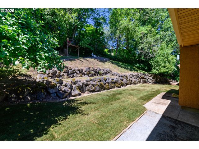 8 GARIBALDI St, Lake Oswego, OR 97035