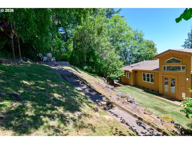 8 GARIBALDI St, Lake Oswego, OR 97035