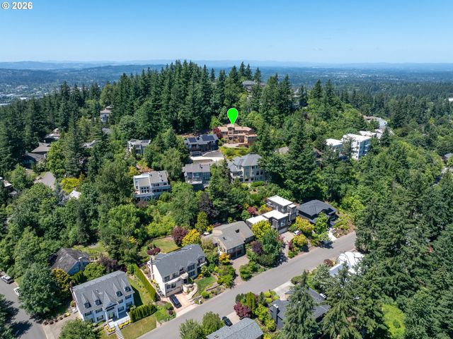 8 GARIBALDI St, Lake Oswego, OR 97035