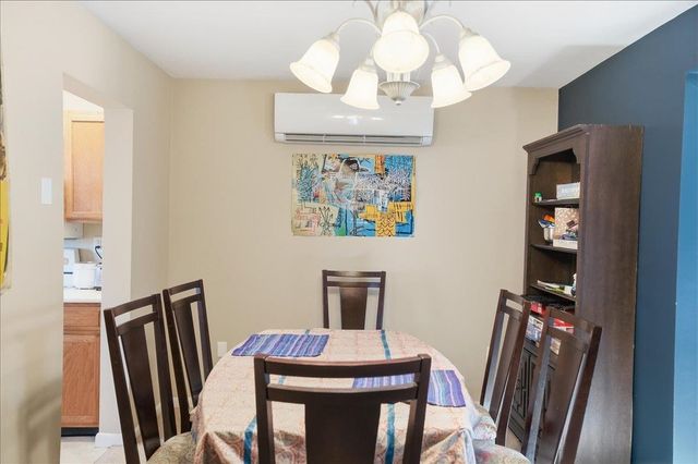 10 Chelsea Circle, South Burlington, VT 05403