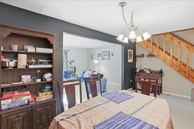 10 Chelsea Circle, South Burlington, VT 05403