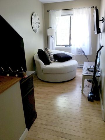 10 Chelsea Circle, South Burlington, VT 05403