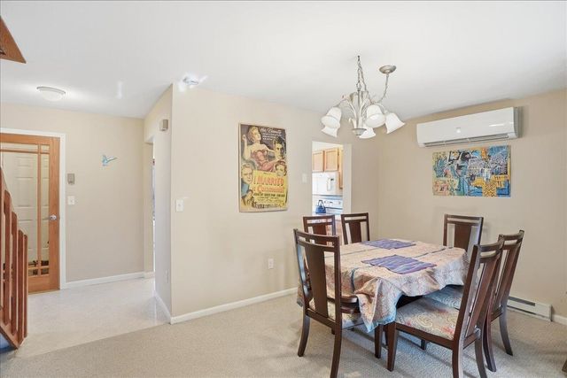 10 Chelsea Circle, South Burlington, VT 05403