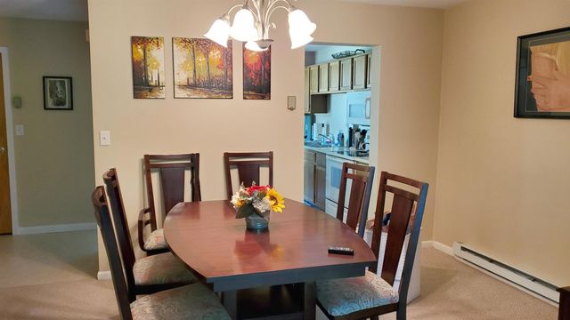 10 Chelsea Circle, South Burlington, VT 05403