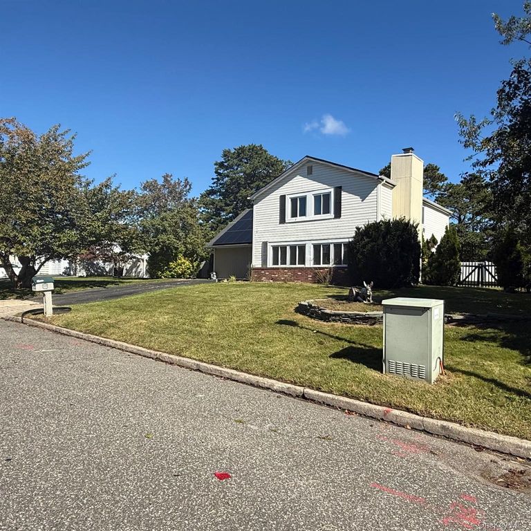 23 Ash Drive, Medford, NY 11763 — exterior